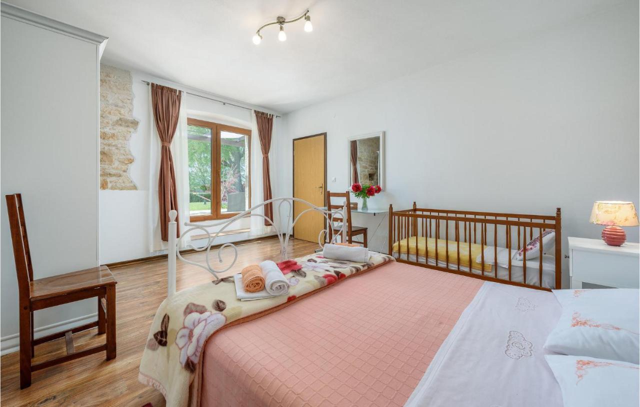 Cozy Home In Pamici With Kitchen 외부 사진