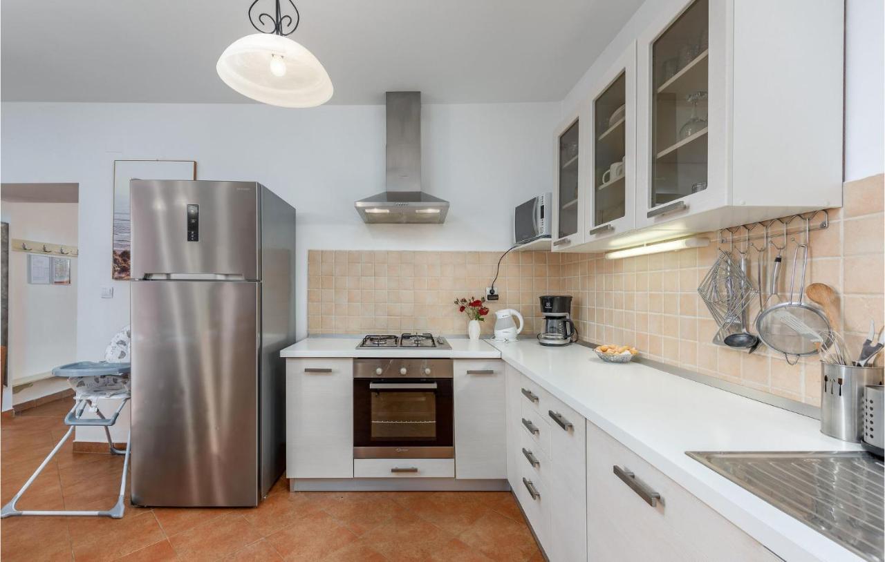 Cozy Home In Pamici With Kitchen 외부 사진