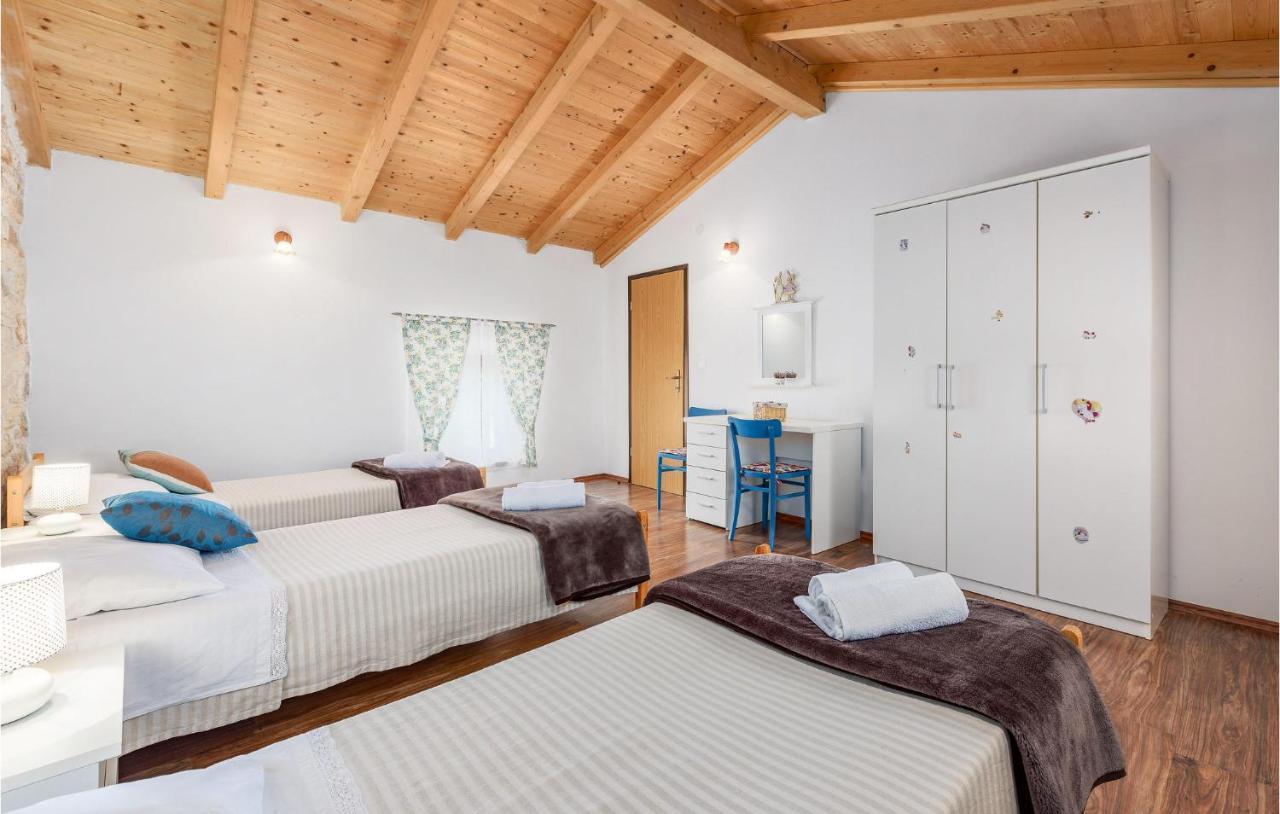 Cozy Home In Pamici With Kitchen 외부 사진